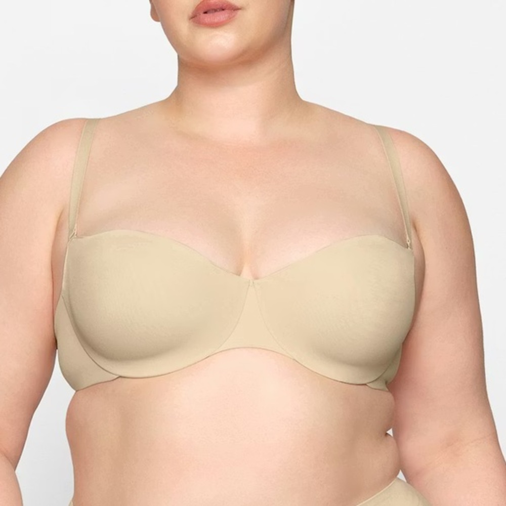 NWT Skims Smoothing Intimates Unlined Strapless Bra